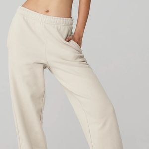 alo yoga Renown Heavy Weight Sweatpant in Bone